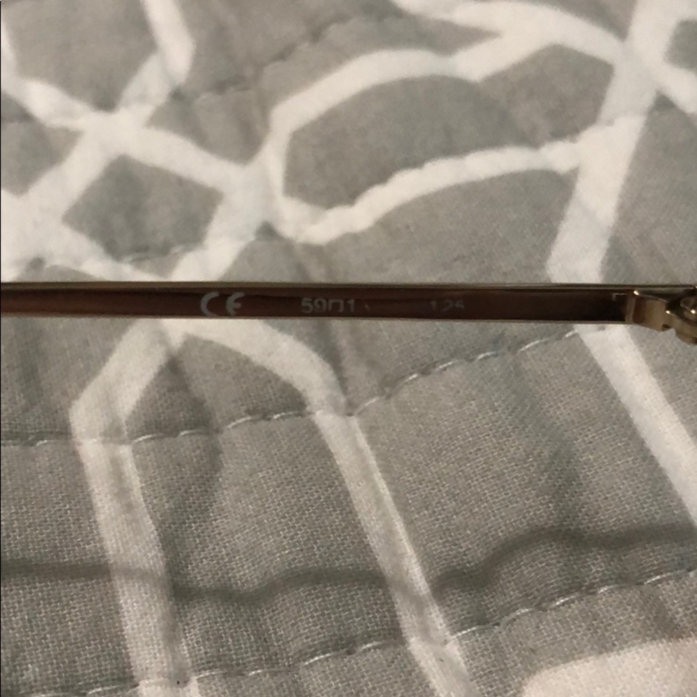 Authentic Michael Kors sunglasses - Picture 5 of 9